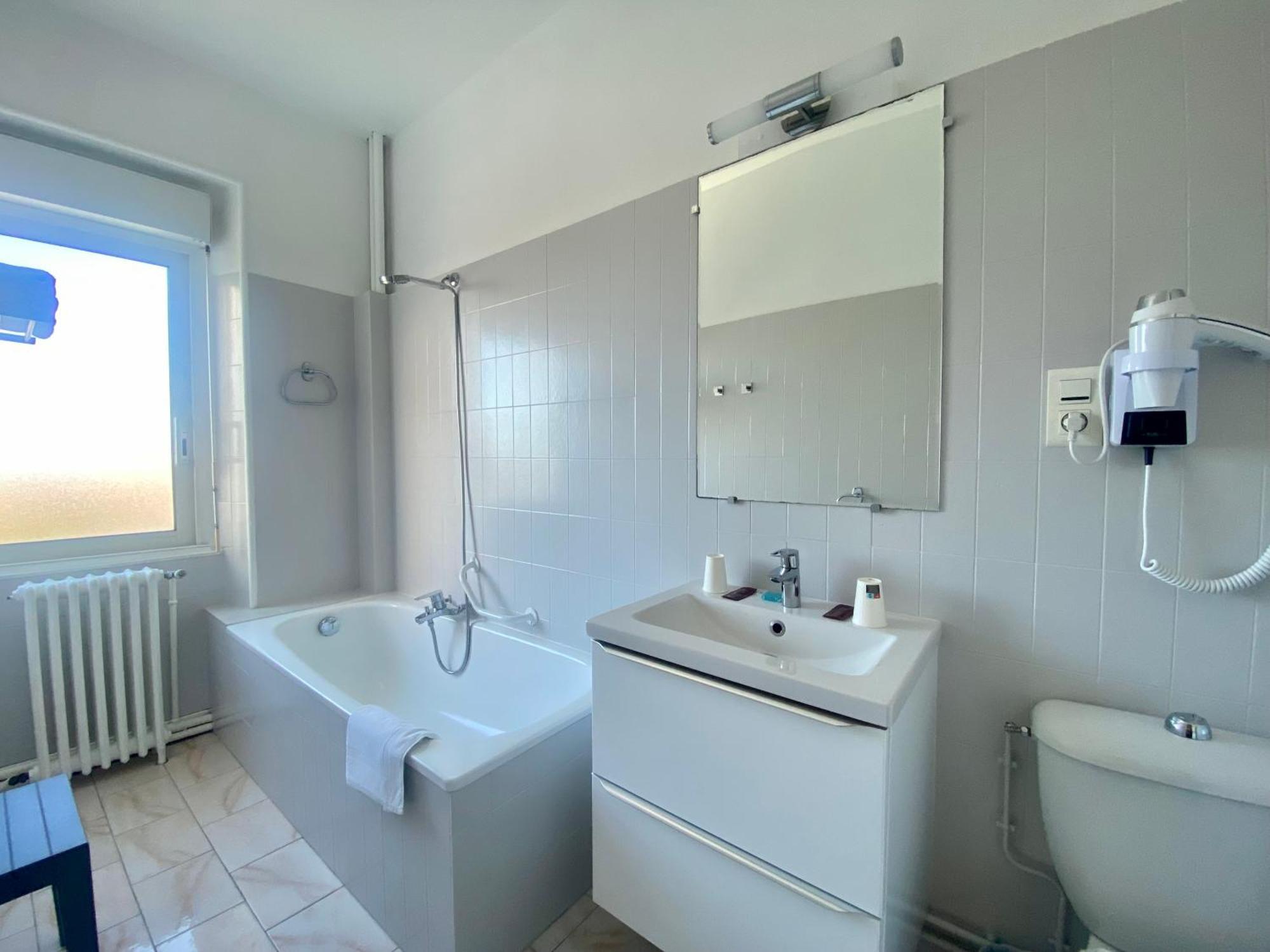 Hotel Le Pasteur Royan Buitenkant foto